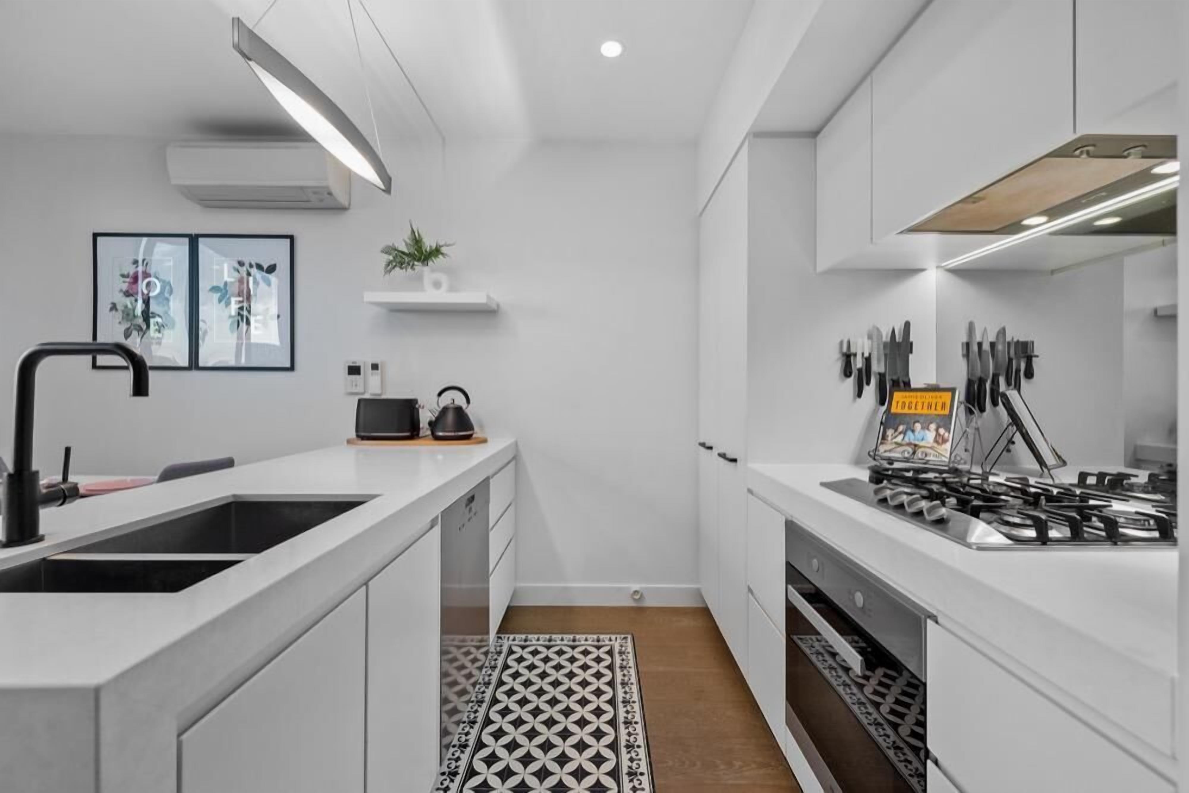 StayCentral - Northcote Townhouse with Study - 1A Campbell Grove, Northcote, Victoria, 3070