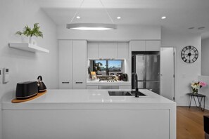 Fridge, oven, dishwasher, coffee/tea maker