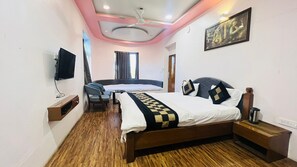 Quarto quádruplo família | Edredons de pluma, Wi-Fi de cortesia, roupa de cama