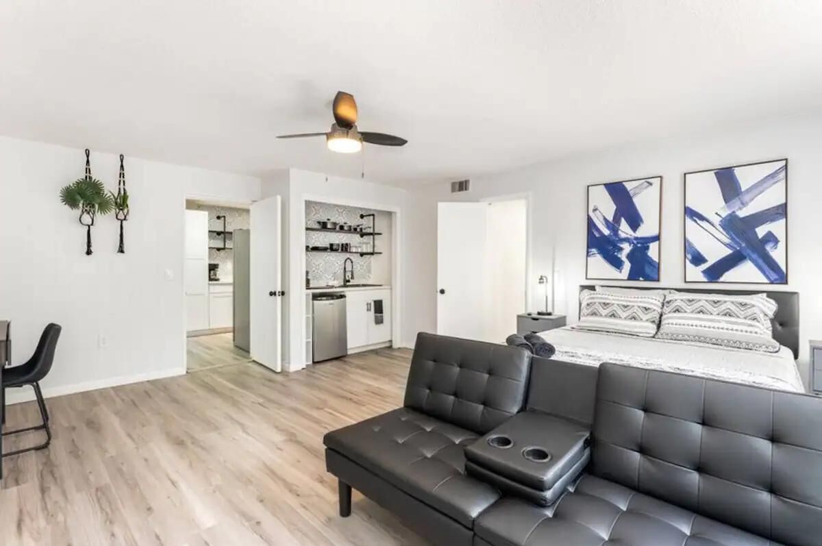 Casa Azul - 4 Bedrooms & 2 Car Garage Long Term