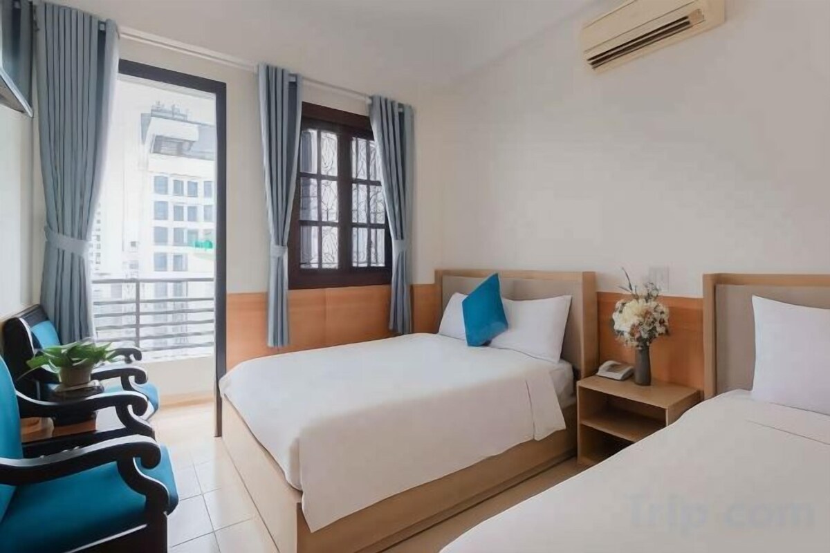 In-room safe, desk, blackout drapes, iron/ironing board (on request)
