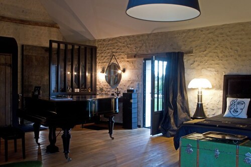 Authentic country house with swimming pool