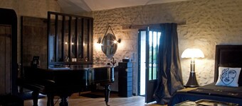 Authentic country house with swimming pool