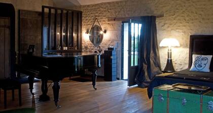 Authentic country house with swimming pool