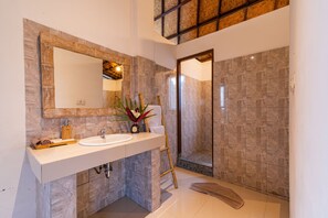 Bathroom - The Dayuh Ubud (Ubud)