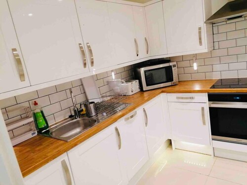 Lovely and Spacious House in South London