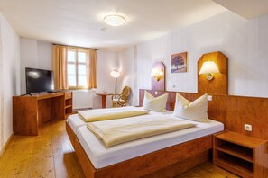 经典双人房 | 办公桌、免费 WiFi、床单