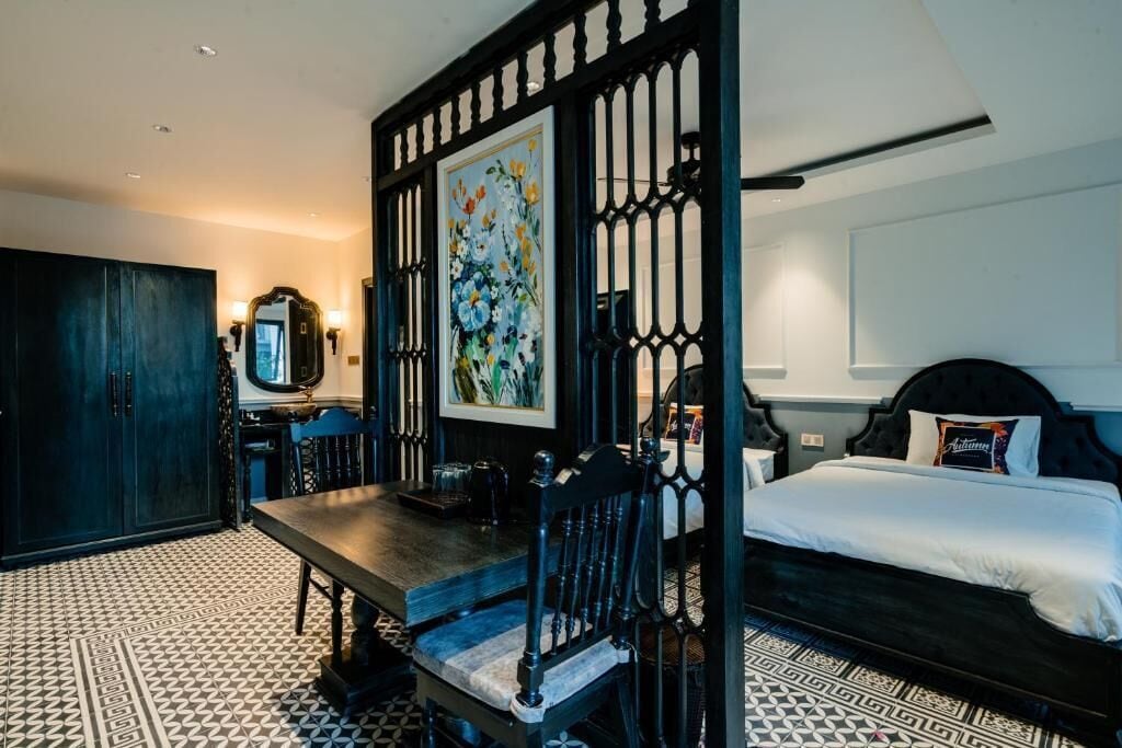 Family Room | Minibar, desk, laptop workspace, soundproofing