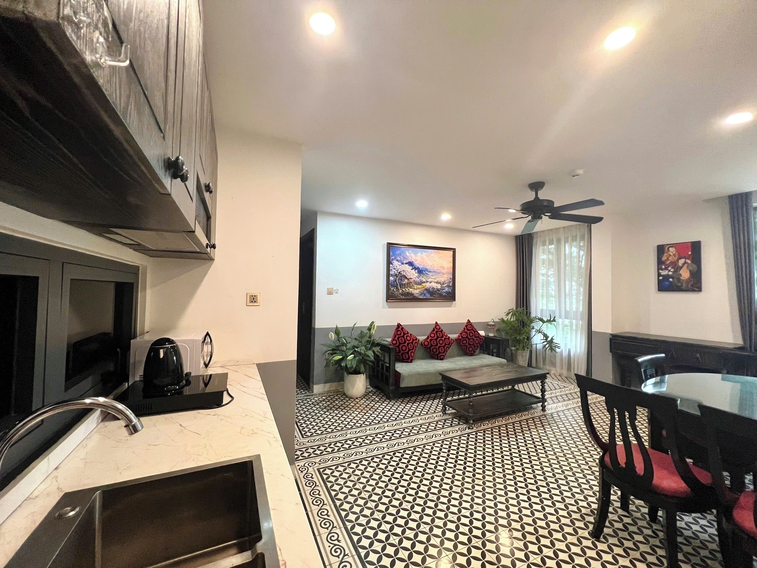 Family Studio Suite, 2 Bedrooms | Living area