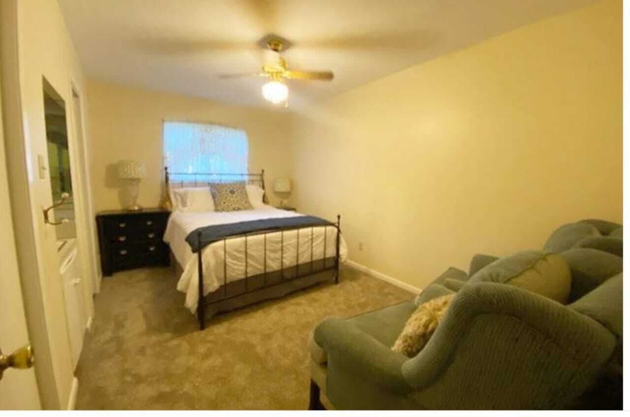 "King Bee" on 1.6 Acres Nearby Tyler Texas