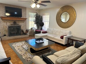 TV connectée, cheminée