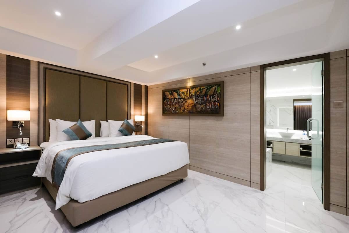 In-room safe, desk, free WiFi, bed sheets