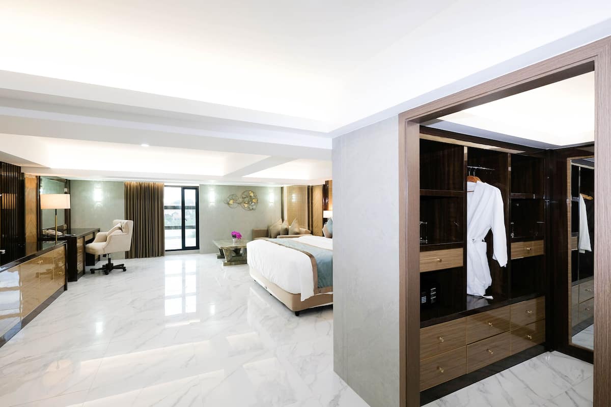 Suite Eksklusif, 2 kamar tidur, Bebas Asap Rokok | 1 kamar tidur, brankas, meja kerja, dan Wi-Fi gratis