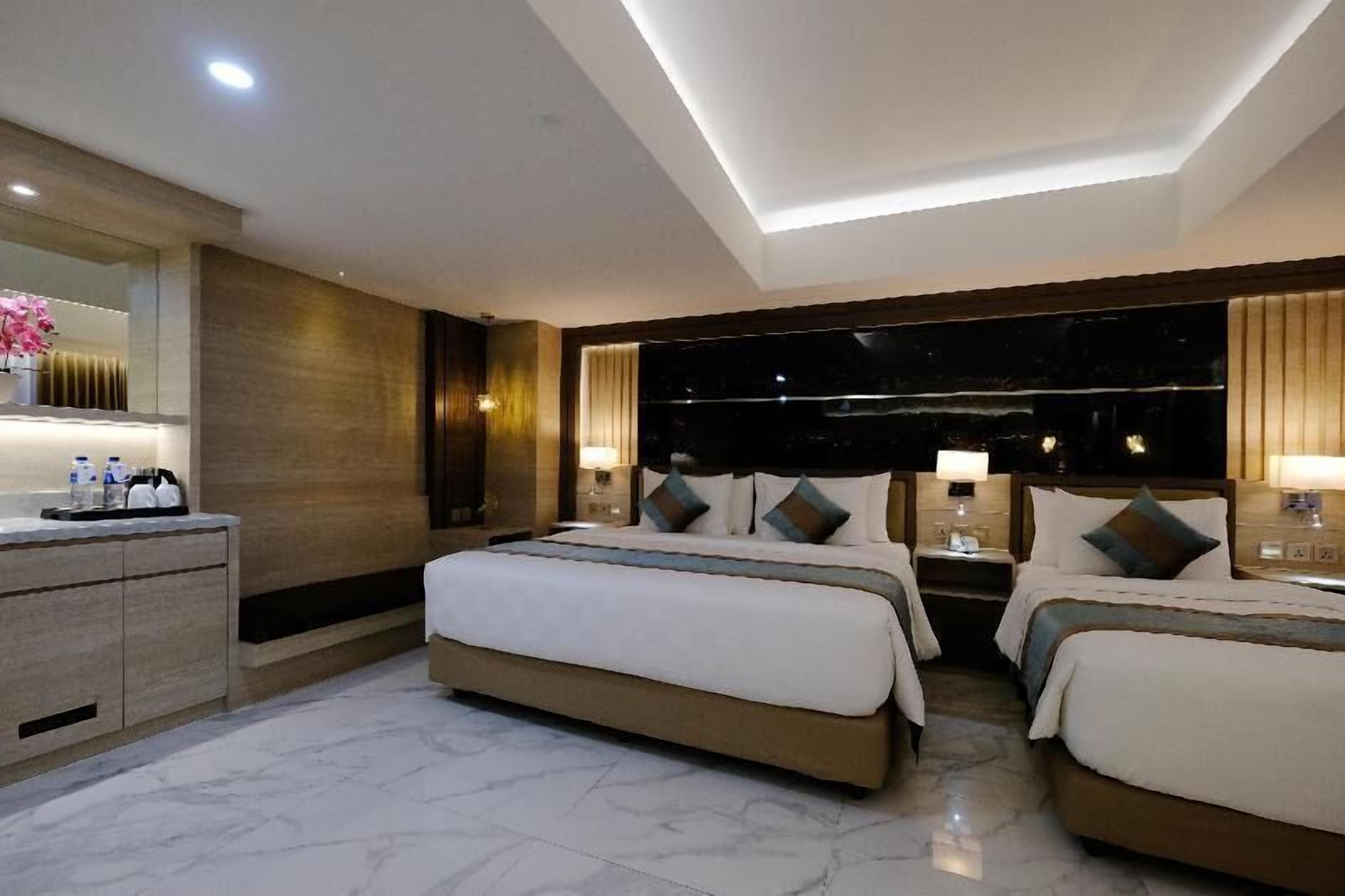 In-room safe, desk, free WiFi, bed sheets