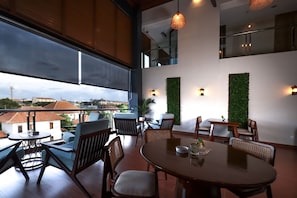 Bar (on property) - Dream of Aventus Hotel Kuta (Kuta)