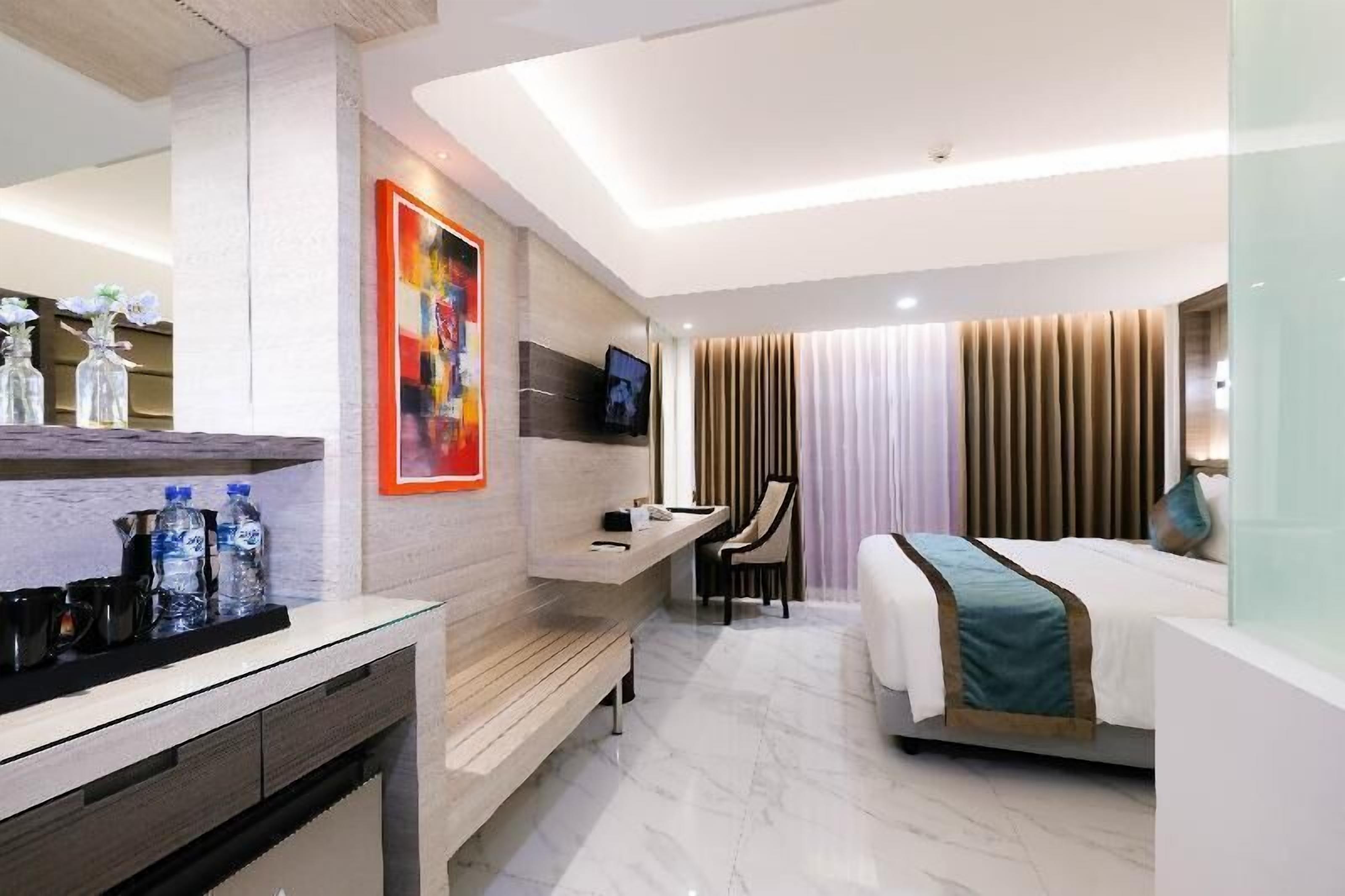 In-room safe, desk, free WiFi, bed sheets