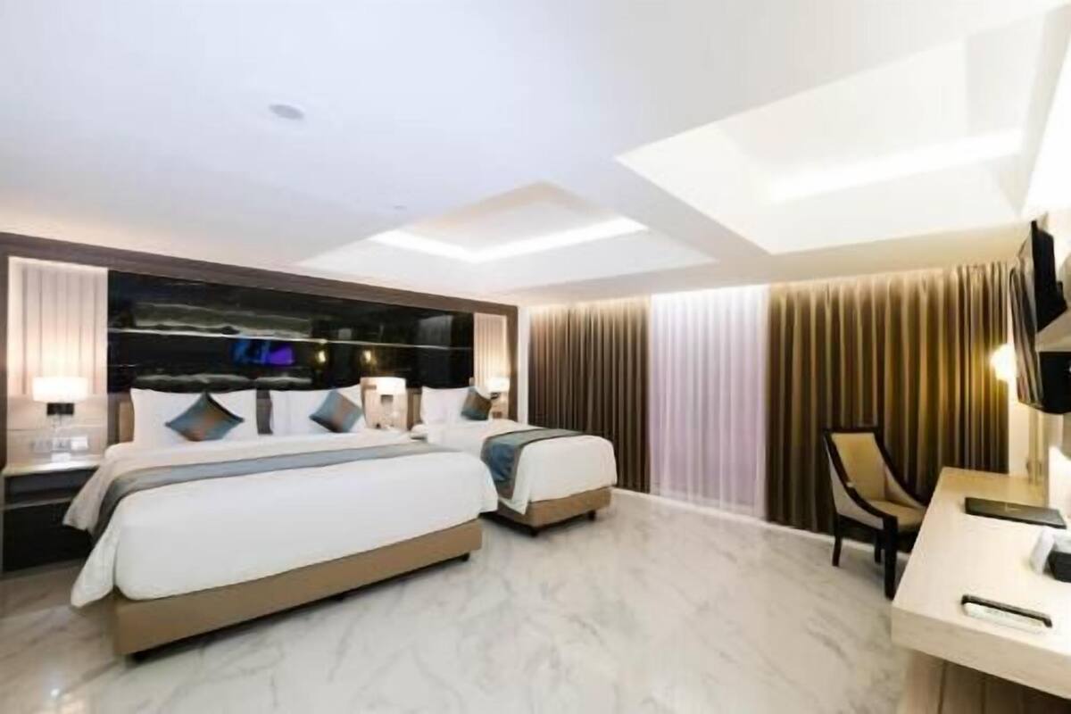 In-room safe, desk, free WiFi, bed sheets