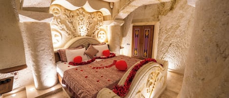 Svit Royal | Sängtillbehör av högsta kvalitet och minibar