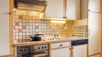 Kühlschrank, Ofen, Geschirrspüler, Toaster