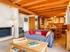 Télévision, cheminée