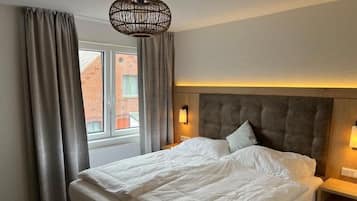 1 bedroom, desk, laptop workspace, free WiFi