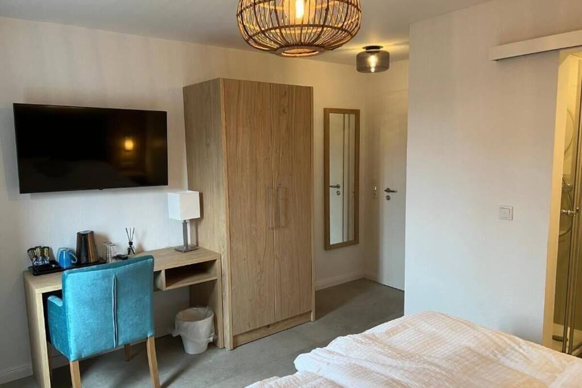 Classic Double Room, Courtyard View | 1 bilik tidur, meja, ruang kerja komputer riba, Wi-fi percuma