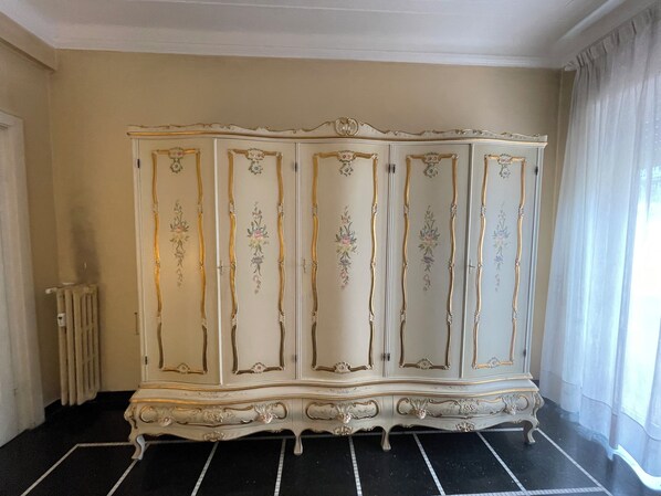 Chambre Simple Classique | Literie de qualité supérieure, couette en duvet d'oie