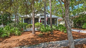 Exterior - Near to beach & close to the pool, Seagrove + Free Attraction Tickets! (Santa Rosa Beach)