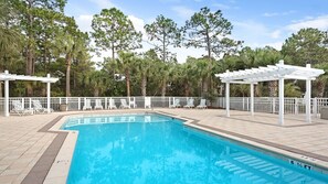 A heated pool - Near to beach & close to the pool, Seagrove + Free Attraction Tickets! (Santa Rosa Beach)