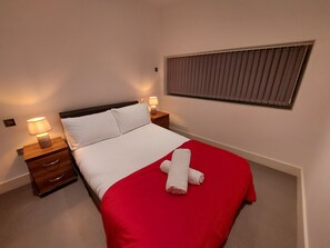 2 bedrooms, iron/ironing board, free WiFi, bed sheets - Feel At Home Nottingham (Nottingham)
