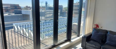 City Apartment, 2 Bedrooms | Terrace/patio