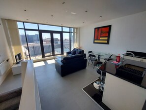 City Apartment, 2 Bedrooms | Living area | 32-inch LED TV with cable channels, TV - Feel At Home Nottingham (Nottingham)