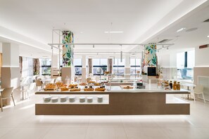 Free daily buffet breakfast - Hotel Ariane (Rimini)