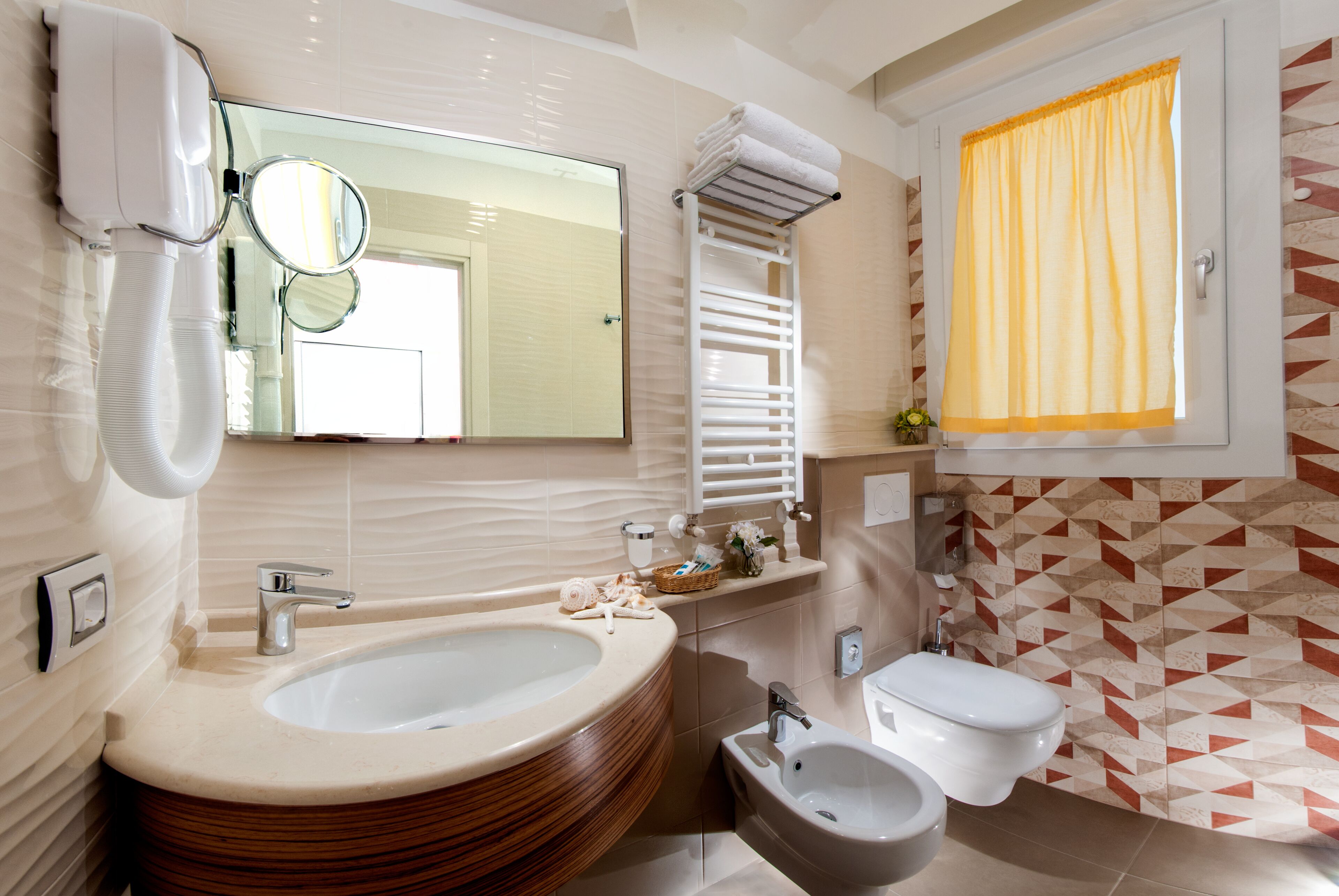 Photo - Hotel Ariane - BEACHFRONT, XXL Breakfast & Sea View