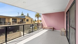 Terrace/patio - Golfers Dream - holiday in the Bay (Batemans Bay)