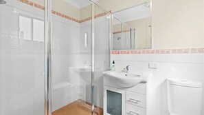 Baignoire, serviettes fournies