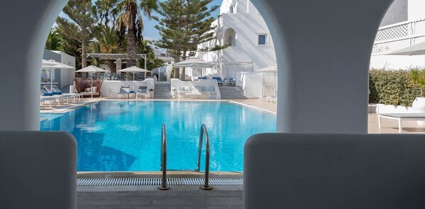 Outdoor pool - Daedalus Hotel (Thera)