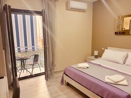 Classic Double Room, Balcony | Minibar, desk, free WiFi