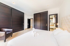 3 chambres, fer et planche à repasser, Wi-Fi gratuit, draps fournis