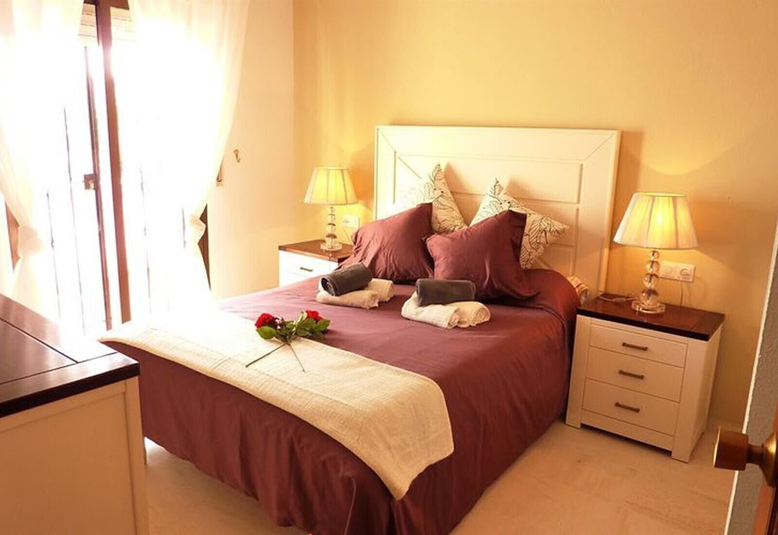 3 makuuhuonetta, ilmainen Wi-Fi, vuodevaatteet