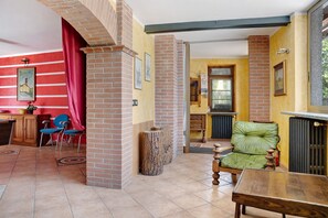 Interior - Casa Belvedere with Private Terrace, Garden, A/C & Wi-Fi (Dogliani)
