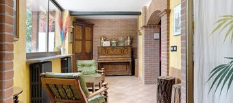 Casa Belvedere avec terrasse privée, jardin, climatisation et Wi-Fi.