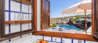 Holiday Home "Vacaciones en Cala Morell" Pet-Friendly, with Sea View and Garden