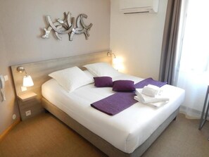 In-room safe, individually decorated, individually furnished, desk - Hôtel Miramar Cap d'Antibes (Antibes)