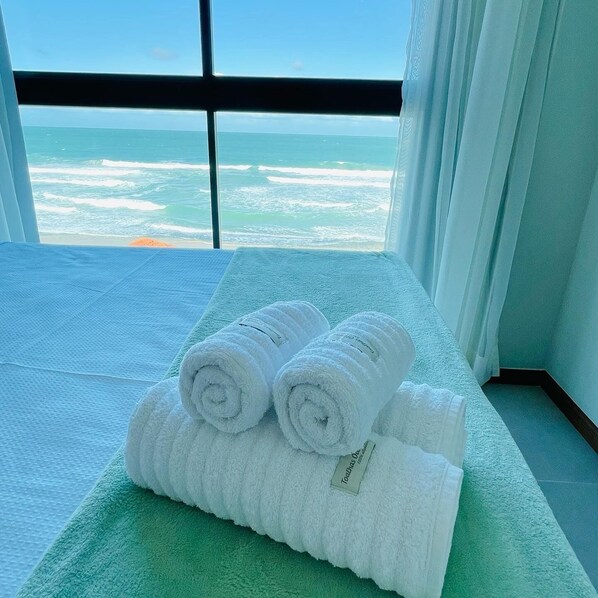 Double Room | Minibar, in-room safe, blackout drapes, soundproofing