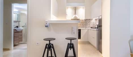 Microwave, oven, stovetop, coffee/tea maker