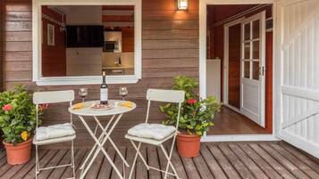 屋外ダイニングエリア