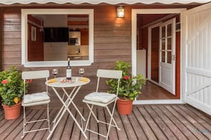 Outdoor dining - spectacular bungalow garage pool and jacuzzi (Aljaraque)