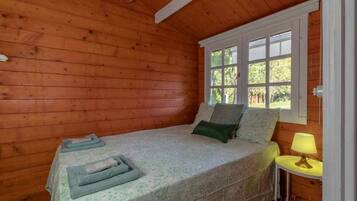 1 slaapkamer, een strijkplank/strijkijzer, gratis wifi, beddengoed