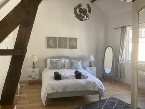 3 chambres, fer et planche à repasser, lit parapluie, Wi-Fi gratuit